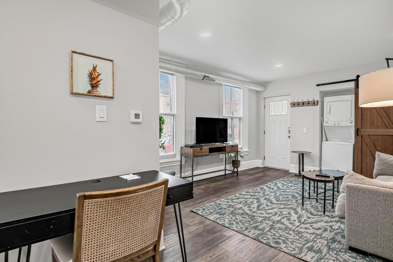 Fashionable 2Br In Downtown Location W Work Area Appartamento Harrisburg Esterno foto